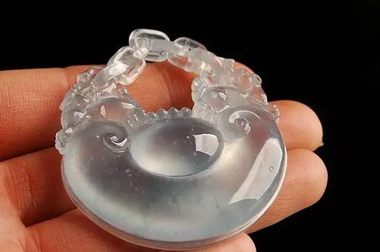 怎么判断玉已经戴活了 死玉和活玉的区分插图 怎么判断玉已经戴活了 死玉和活玉的区分插图